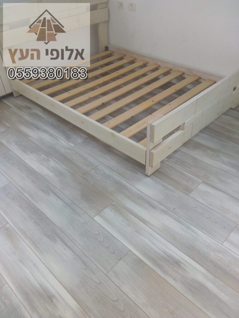 פרקט קרונו[KRONO] צבע אפור מותקן בחדר שינה