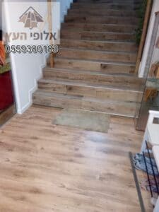 פרקטים בבית בטבריה כולל התקנה על המדרגות