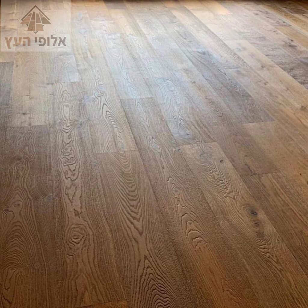 פרקט עמיד במים צבע טבעי מותקן בדירה בקרית מוצקין 120 מטר