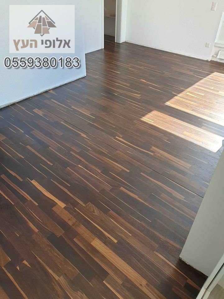 פרקטים בבית במכבים רעות סגנון כהה עמיד במים