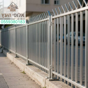 גדרות אלומיניום יוקרתיות ומעוצבות ברמלה המשלבות עמידות גבוהה עם מראה מודרני ומרשים לביתכם